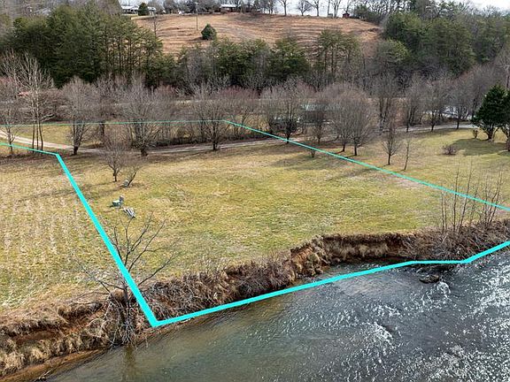 2nd image of 43 Moon Shadow Rd