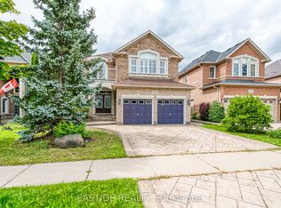 2422 Hertfordshire Way, Oakville, ON L6H7M8