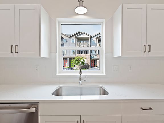 2nd image of 515 E Singletrack Ln