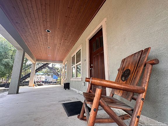 4th image of 1205 Shawanee Pass St