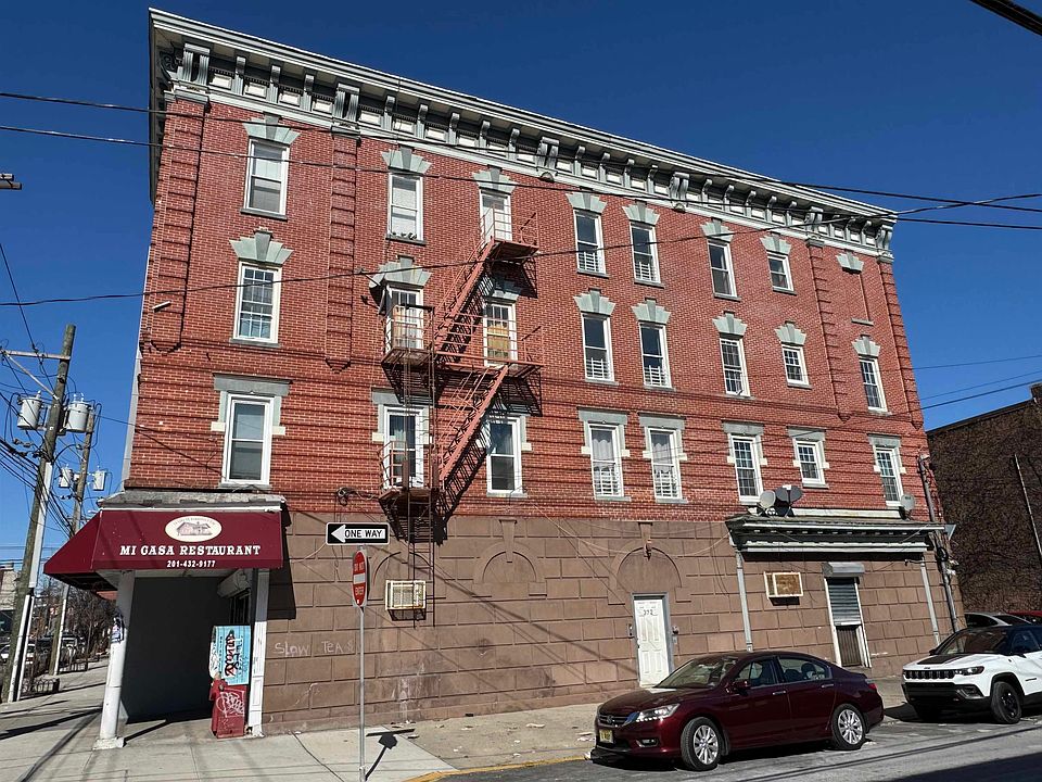 372 Communipaw Ave APT 4R, Jersey City, NJ 07304 | Zillow