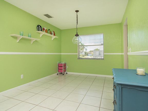5th image of 974 SE Browning Ave