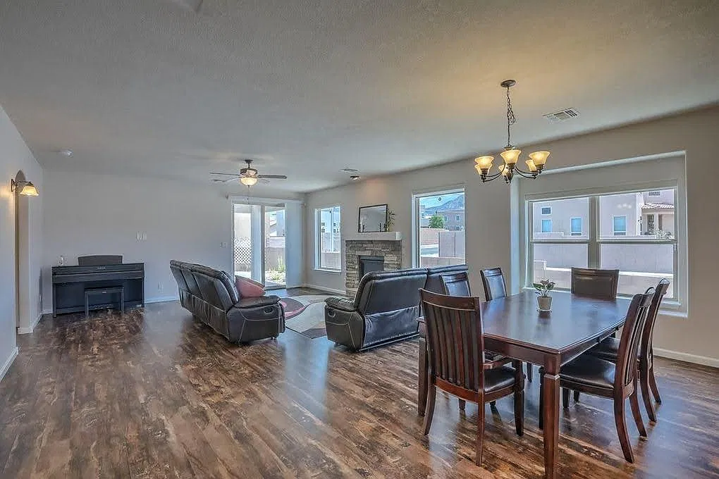 8827 Bernal Ct NE — Photo 2