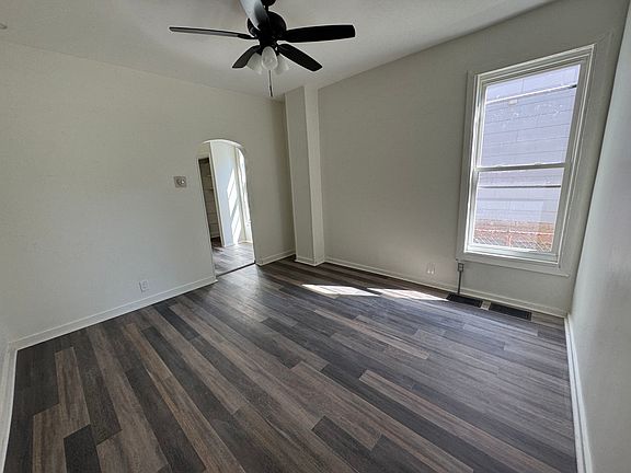 3rd image of 5617 Abbottsford Ave #1