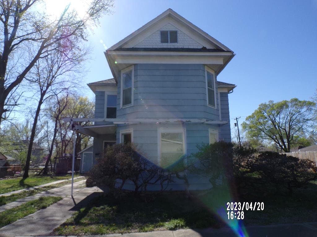 804 N Washington Ave, Iola, KS 66749 Zillow