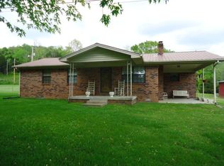 722 Wartrace Hwy, Pleasant Shade, TN 37145