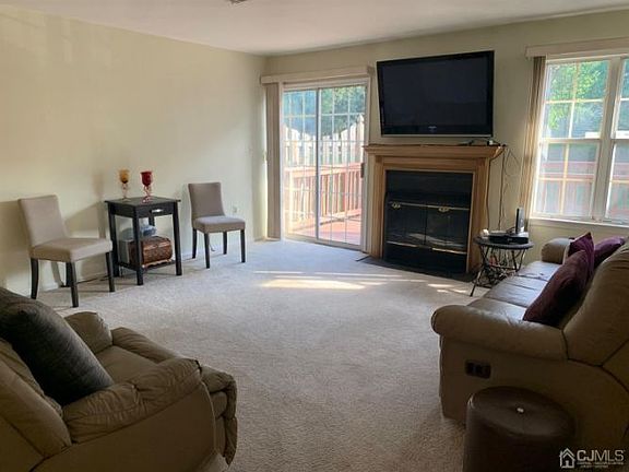 3rd image of 12 De Palma Ct