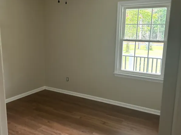 4428 Wilcox Rd, New Bern, NC 28562