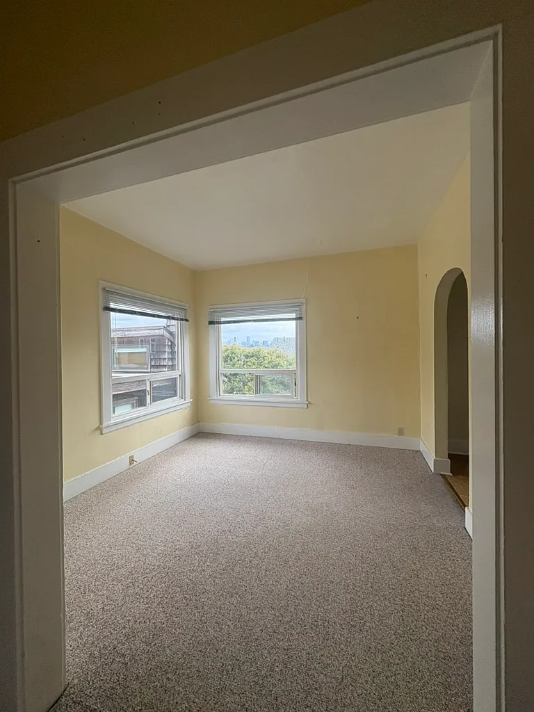 2 bed, 950 sqft, $2,200 — Photo 2
