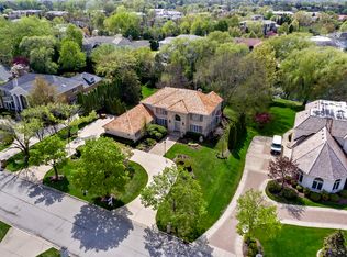 204 Saint Michael Ct, Oak Brook, IL 60523