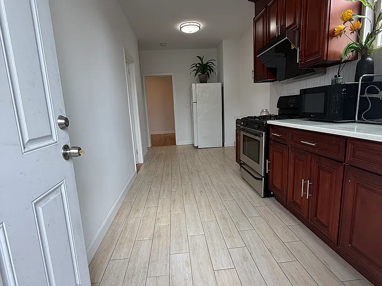 5318 72nd Pl #1R — Photo 2
