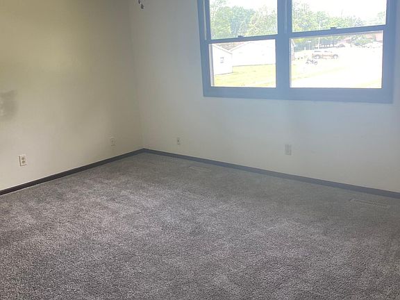 4th image of 6965 Eisenhower Ave