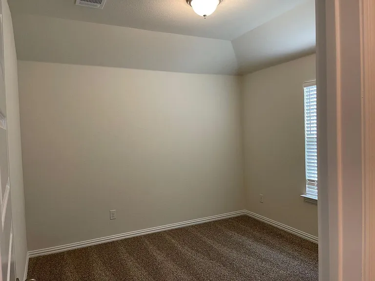 5405 Fairdale Dr — Photo 8