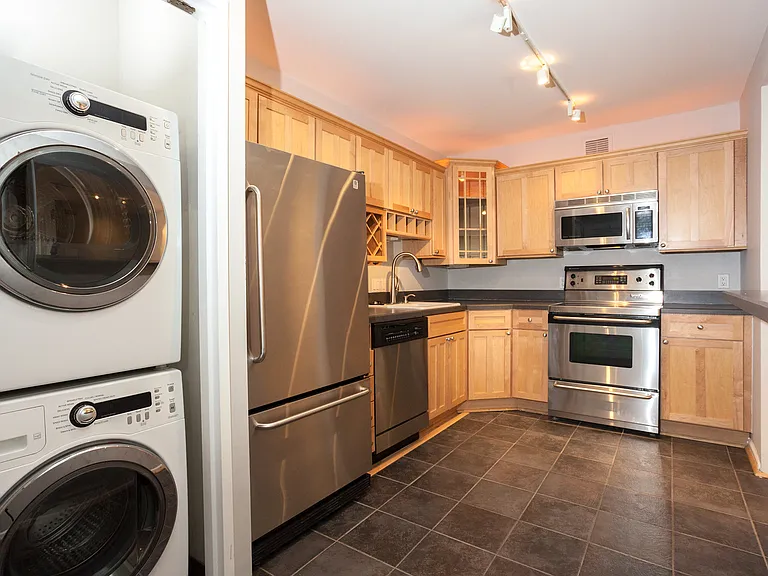 2555 Pennsylvania Ave NW #614 — Photo 12