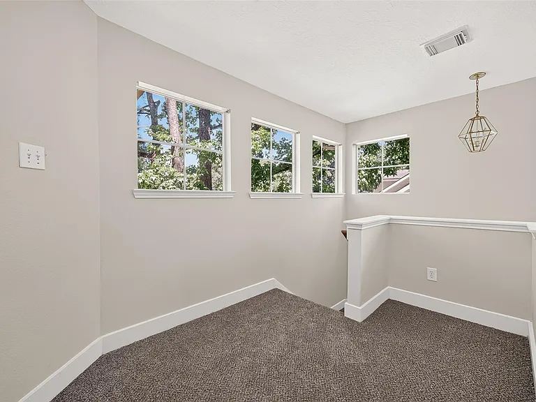 18174 Woodsdale Ct — Photo 16