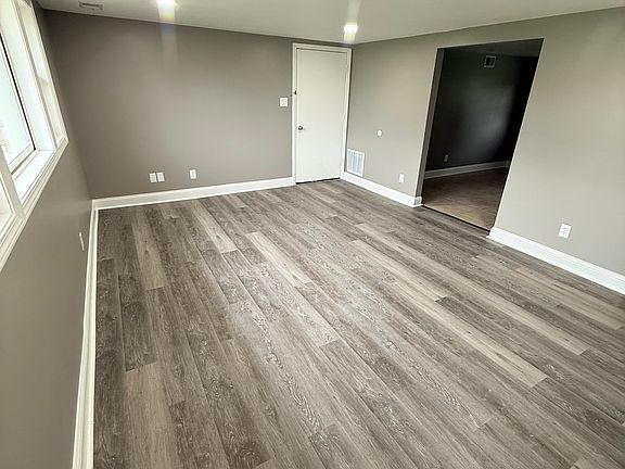 4th image of 718 Sussex Dr #716