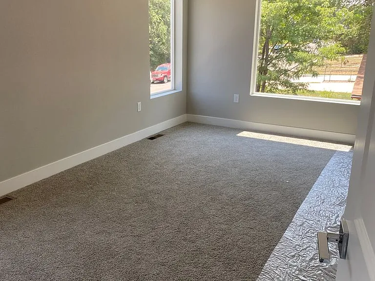 81 N Meade St — Photo 10