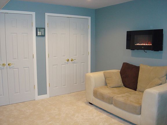 3rd image of 7206 Mariemont Cres