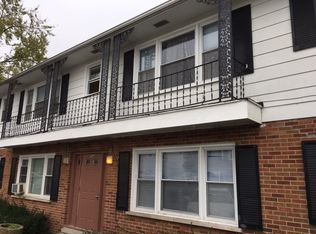 384 W Indian Trail Rd #3, Aurora, IL 60506