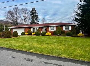 225 Hill Top Dr, West Wyoming, PA 18644