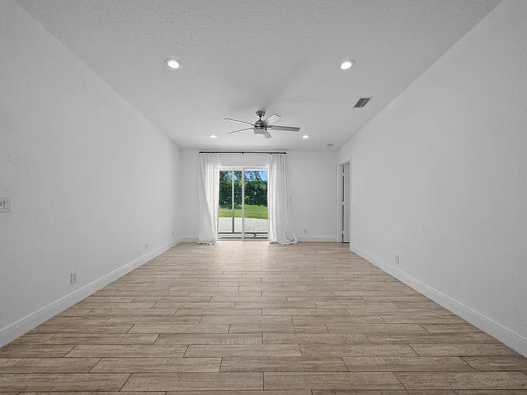 3800 Miramontes Cir — Photo 8