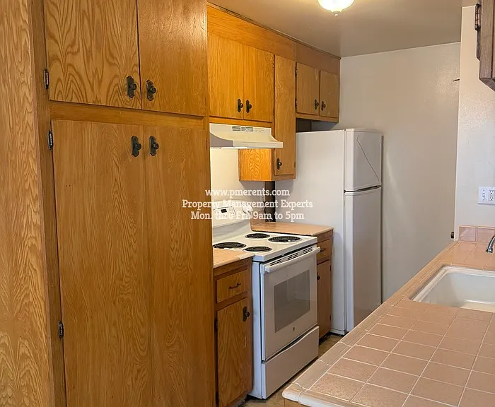 1331 Pinetree Dr #3 — Photo 9