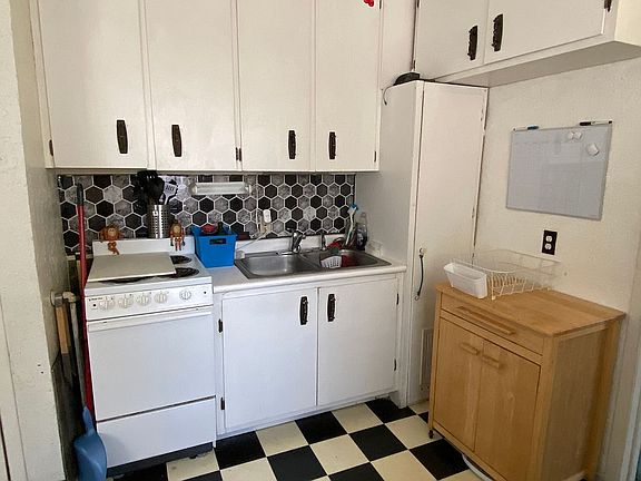 2nd image of 1503 W 6th St #&-no 614