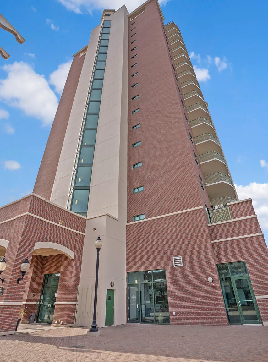 2 bed, 1185 sqft, $2,500 — Photo 1