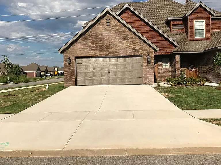 1801 SW Stonegrove Rd — Photo 1