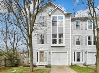 35 Hemingway St, Pittsburgh, PA 15213
