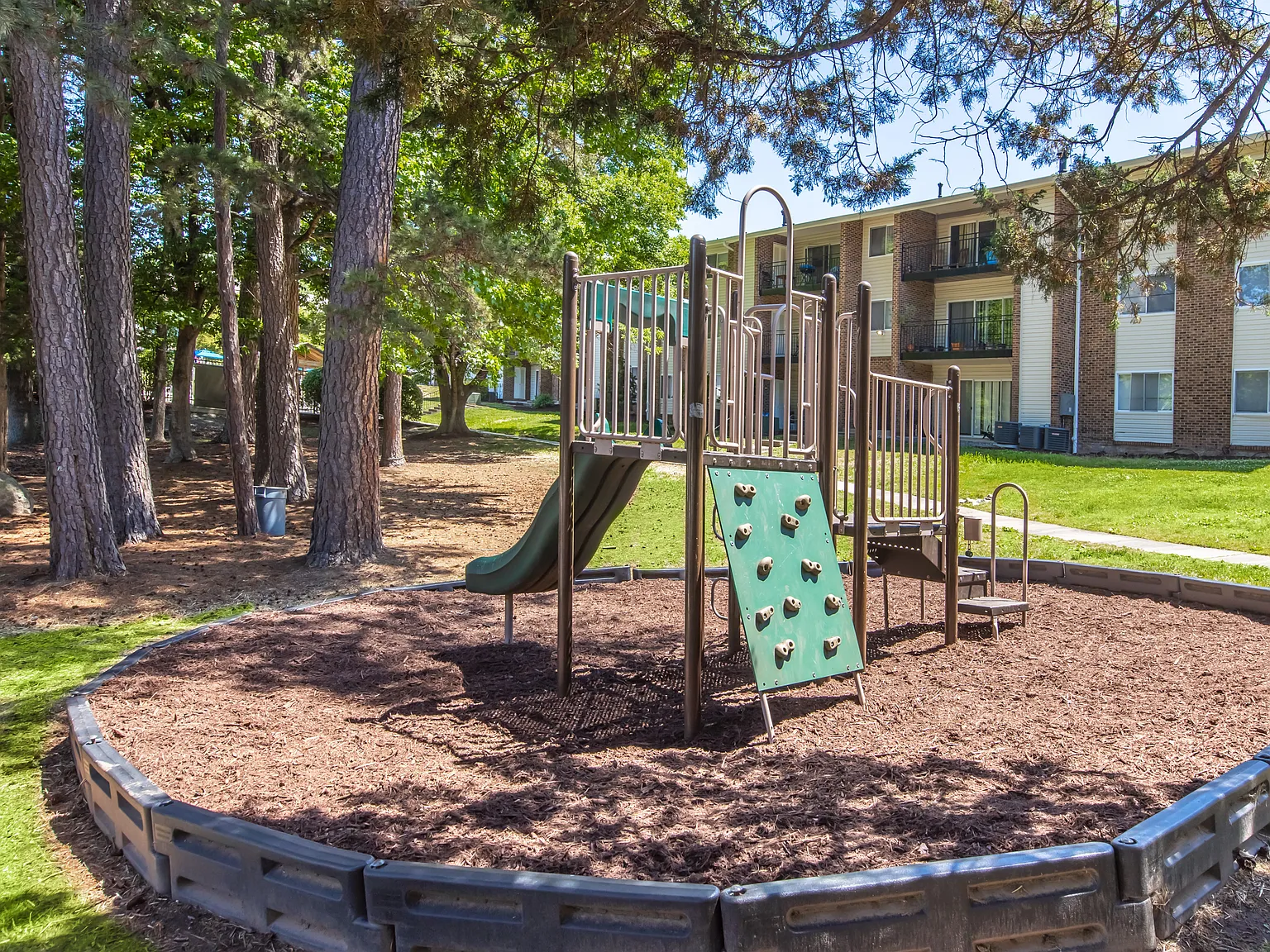 Valley Terrace — Photo 4