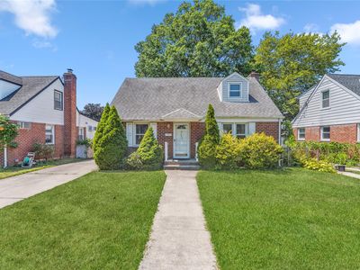 248 Cushing Avenue, Williston Park, NY, 11596