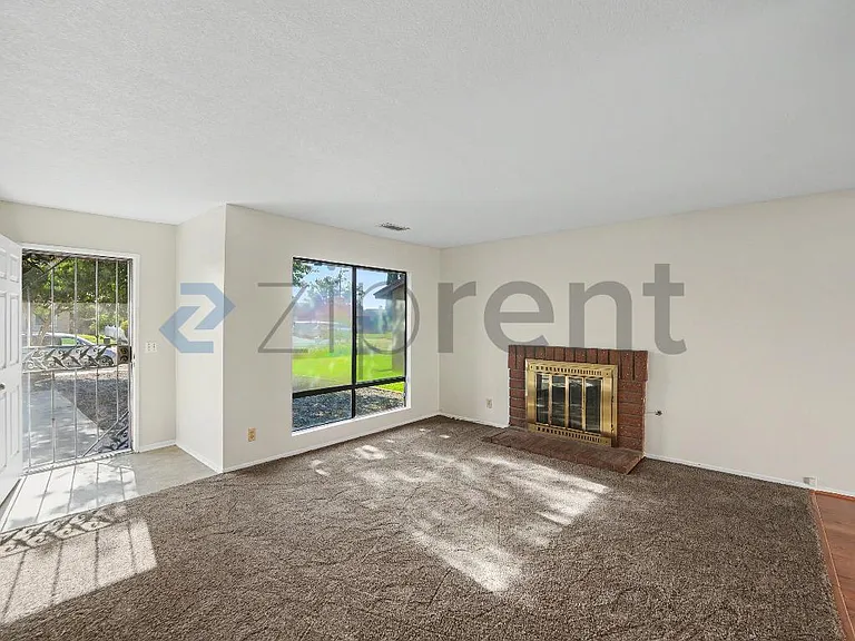 1140 Valley Spring Ln — Photo 6