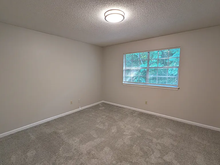 2290 Chapel Hill Rd — Photo 8