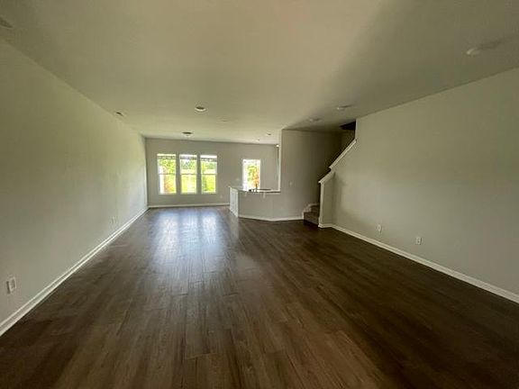 5th image of 2414 Salem Creek Ct
