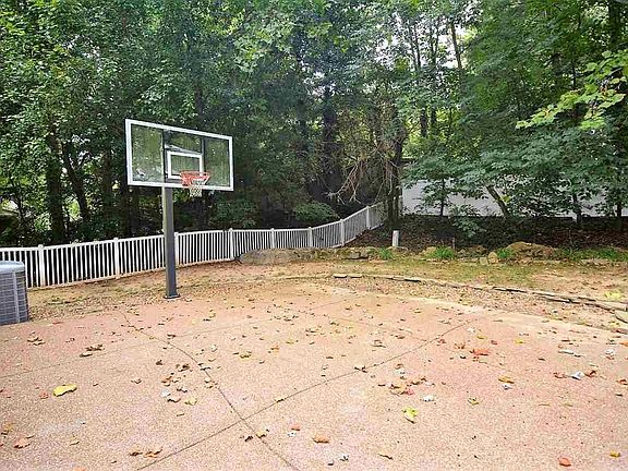 2nd image of 2222 Eaglewood Dr
