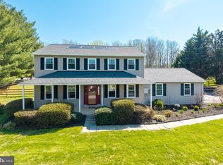 1 Boors Cove Ln, West Grove, PA 19390