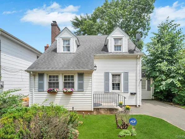 207 N Grove Street, Valley Stream, NY 11580