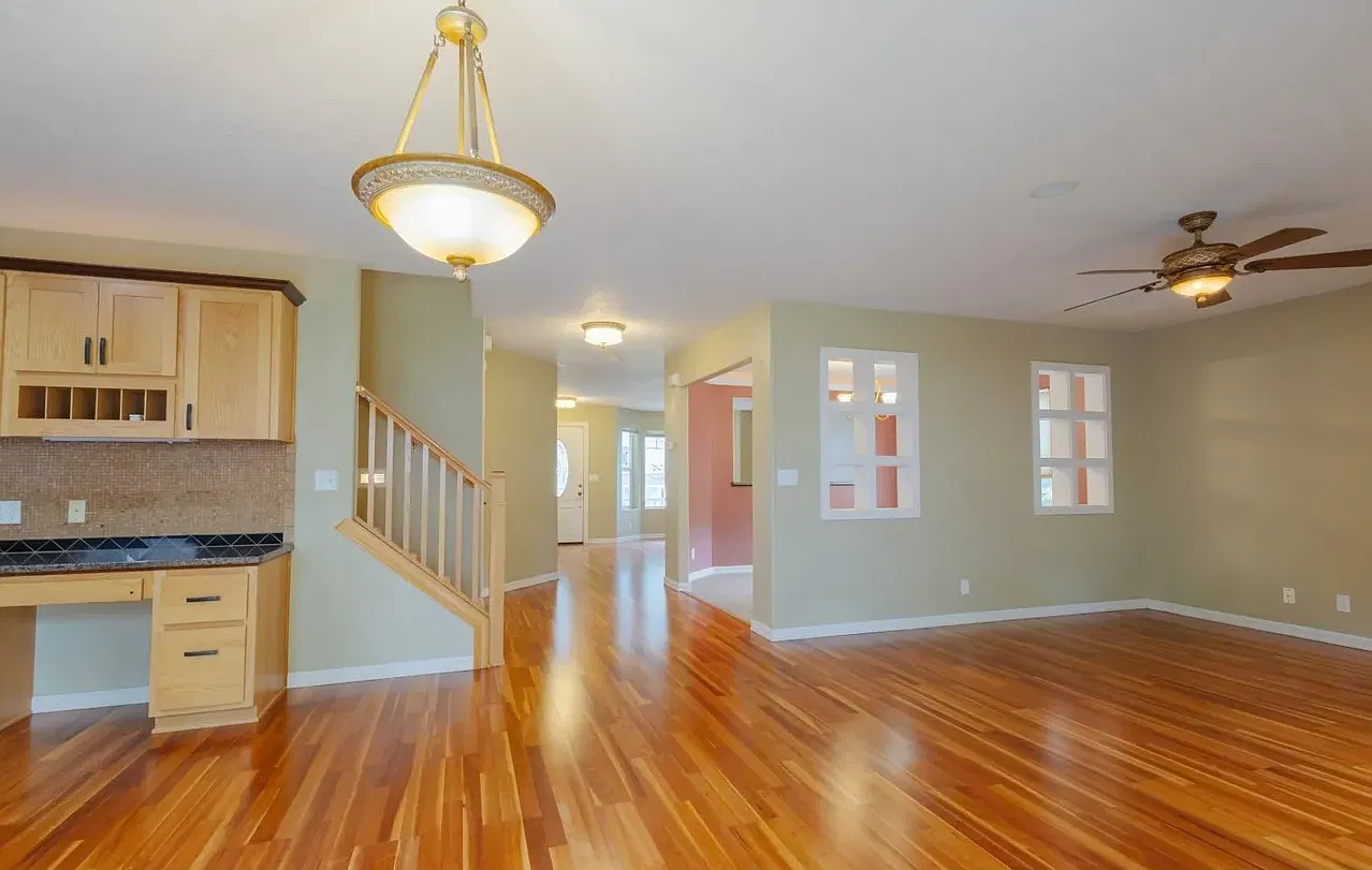 4 bed, 2.5 bath, 2445 sqft, $2,995 — Photo 3