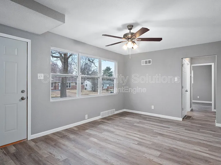 50 Lynn Meadows Ln — Photo 9