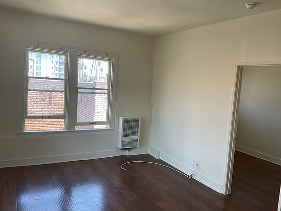 3rd image of 238 S Kenmore Ave #101