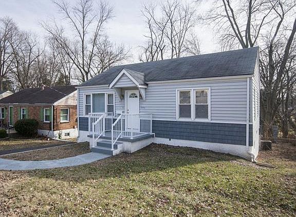 3rd image of 9554 Flora Ave