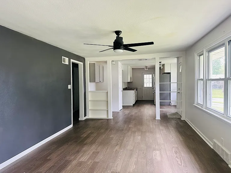 3124 Cherry St — Photo 2