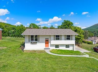 104 Pine St, Narrows, VA 24124
