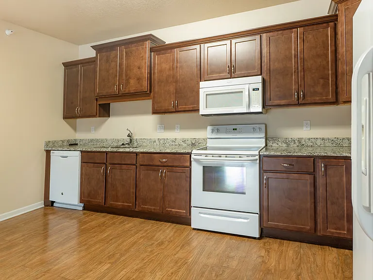 Altoona Towers — Photo 10