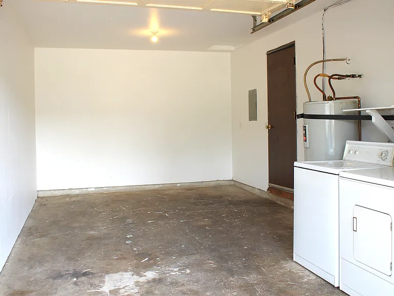 2638 S 8th St — Photo 11