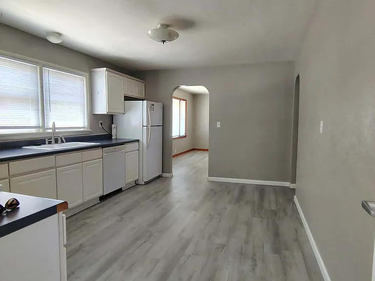 211 W High St #211 — Photo 13