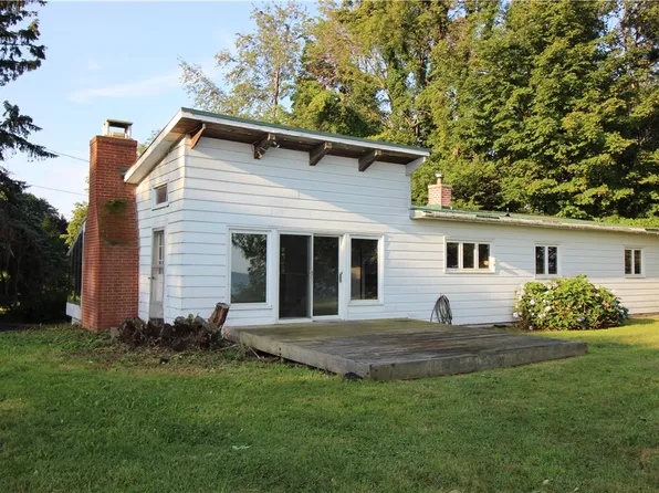 2501 Lake Rd, Ontario, NY 14519
