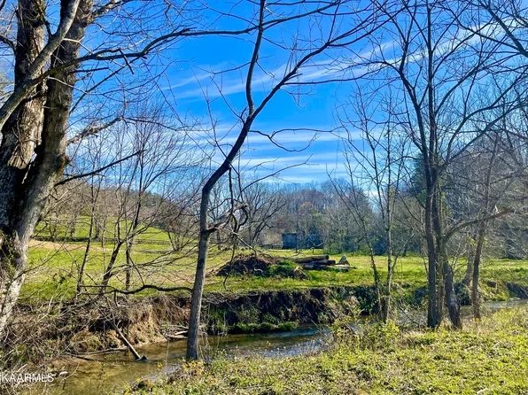3R Pleasant Valley Rd, Cosby, TN 37722