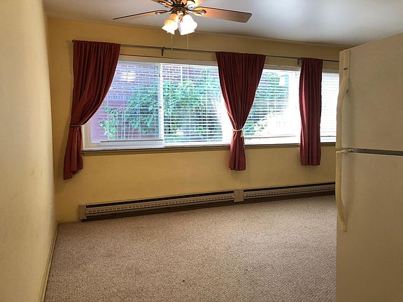 3rd image of 5017 22nd Ave NE APT 2